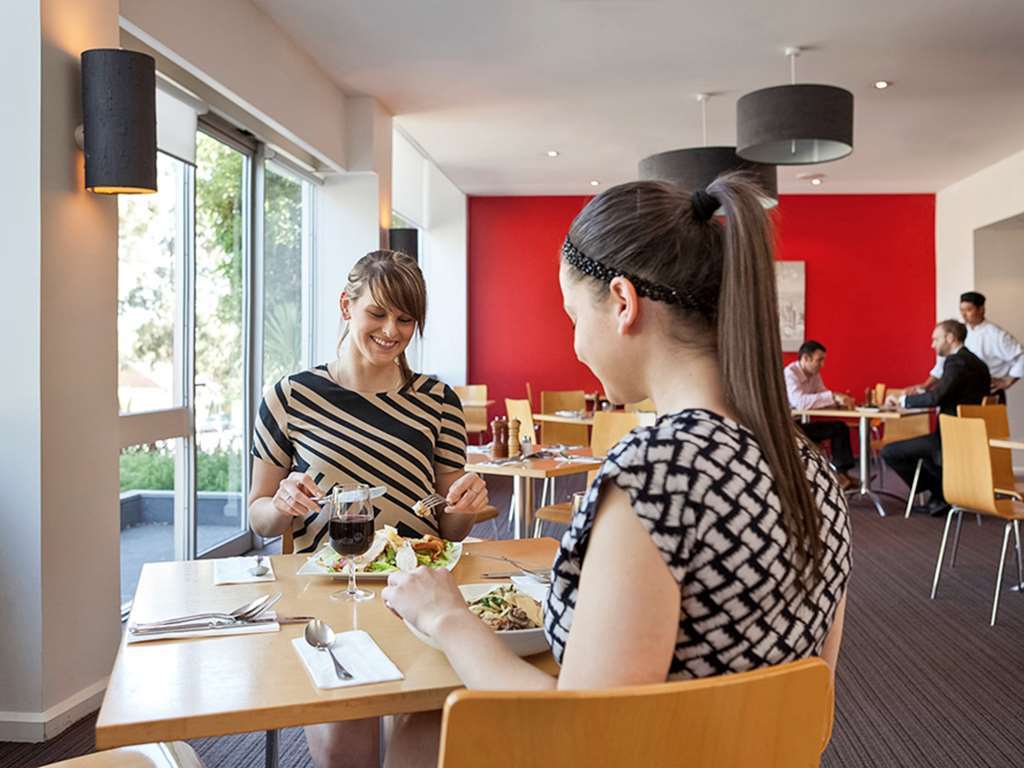 Mercure North Мельбурн Ресторан фото